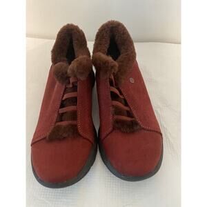Bzees‎ Golden Women's Sz 7W Rust Red Faux Fur Trim Slip-On Ankle Booties Shoes